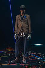 アンダーカバーの2025年秋冬メンズコレクション - 退廃と洗練に交わる架空のフォークロア｜写真48