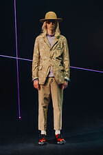 アンダーカバーの2025年秋冬メンズコレクション - 退廃と洗練に交わる架空のフォークロア｜写真52