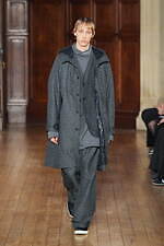 ホワイトマウンテニアリング 2025年秋冬コレクション - 機能主義が引き立てる温もり｜写真1