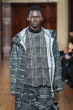 ホワイトマウンテニアリング 2025年秋冬コレクション - 機能主義が引き立てる温もり｜写真5