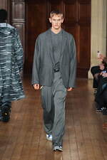 ホワイトマウンテニアリング 2025年秋冬コレクション - 機能主義が引き立てる温もり｜写真9