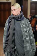 ホワイトマウンテニアリング 2025年秋冬コレクション - 機能主義が引き立てる温もり｜写真12