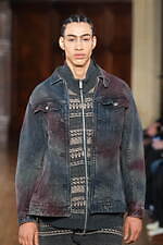 ホワイトマウンテニアリング 2025年秋冬コレクション - 機能主義が引き立てる温もり｜写真21