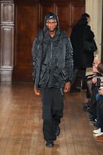 ホワイトマウンテニアリング 2025年秋冬コレクション - 機能主義が引き立てる温もり｜写真29