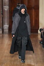 ホワイトマウンテニアリング 2025年秋冬コレクション - 機能主義が引き立てる温もり｜写真31