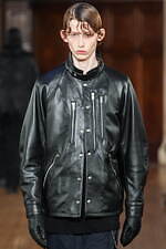 ホワイトマウンテニアリング 2025年秋冬コレクション - 機能主義が引き立てる温もり｜写真33