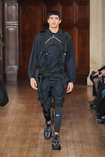 ホワイトマウンテニアリング 2025年秋冬コレクション - 機能主義が引き立てる温もり｜写真35