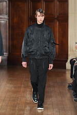 ホワイトマウンテニアリング 2025年秋冬コレクション - 機能主義が引き立てる温もり｜写真40