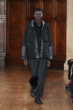 ホワイトマウンテニアリング 2025年秋冬コレクション - 機能主義が引き立てる温もり｜写真41