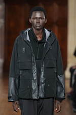 ホワイトマウンテニアリング 2025年秋冬コレクション - 機能主義が引き立てる温もり｜写真42