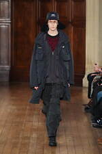 ホワイトマウンテニアリング 2025年秋冬コレクション - 機能主義が引き立てる温もり｜写真43