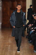 ホワイトマウンテニアリング 2025年秋冬コレクション - 機能主義が引き立てる温もり｜写真48