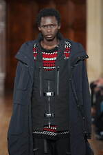 ホワイトマウンテニアリング 2025年秋冬コレクション - 機能主義が引き立てる温もり｜写真50