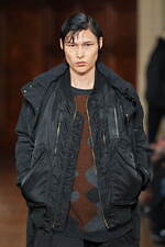 ホワイトマウンテニアリング 2025年秋冬コレクション - 機能主義が引き立てる温もり｜写真52