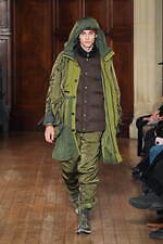 ホワイトマウンテニアリング 2025年秋冬コレクション - 機能主義が引き立てる温もり｜写真62