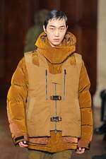 ホワイトマウンテニアリング 2025年秋冬コレクション - 機能主義が引き立てる温もり｜写真66