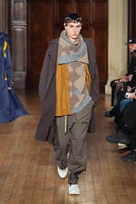 ホワイトマウンテニアリング 2025年秋冬コレクション - 機能主義が引き立てる温もり｜写真67