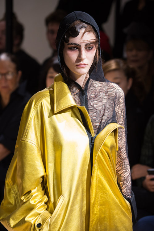 ヨウジヤマモト(Yohji Yamamoto) 2015年春夏ウィメンズコレクション  - 写真42