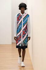 コム デ ギャルソン・シャツ 2025年秋冬コレクション - 色彩のリズム、大胆なデフォルメ｜写真13