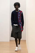 コム デ ギャルソン・シャツ 2025年秋冬コレクション - 色彩のリズム、大胆なデフォルメ｜写真14