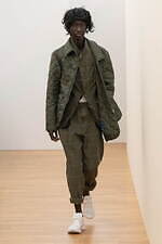 コム デ ギャルソン・シャツ 2025年秋冬コレクション - 色彩のリズム、大胆なデフォルメ｜写真26