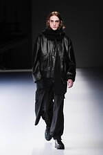 Y-3 2025年秋冬コレクション - 都会的な洗練とスポーティさの交錯｜写真1