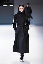 Y-3 2025年秋冬コレクション - 都会的な洗練とスポーティさの交錯｜写真2