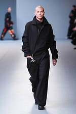 Y-3 2025年秋冬コレクション - 都会的な洗練とスポーティさの交錯｜写真10