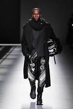 Y-3 2025年秋冬コレクション - 都会的な洗練とスポーティさの交錯｜写真22