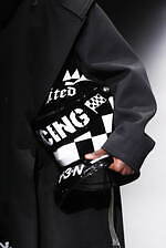 Y-3 2025年秋冬コレクション - 都会的な洗練とスポーティさの交錯｜写真23