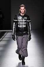 Y-3 2025年秋冬コレクション - 都会的な洗練とスポーティさの交錯｜写真24