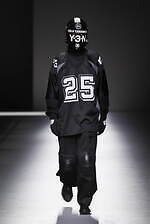 Y-3 2025年秋冬コレクション - 都会的な洗練とスポーティさの交錯｜写真26