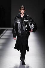 Y-3 2025年秋冬コレクション - 都会的な洗練とスポーティさの交錯｜写真29