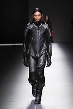 Y-3 2025年秋冬コレクション - 都会的な洗練とスポーティさの交錯｜写真32