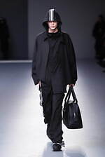 Y-3 2025年秋冬コレクション - 都会的な洗練とスポーティさの交錯｜写真44