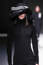 Y-3 2025年秋冬コレクション - 都会的な洗練とスポーティさの交錯｜写真48