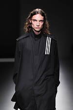 Y-3 2025年秋冬コレクション - 都会的な洗練とスポーティさの交錯｜写真50
