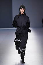 Y-3 2025年秋冬コレクション - 都会的な洗練とスポーティさの交錯｜写真51