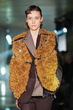 カラー 2025年秋冬コレクション - “層と質感の交響”デザイナー・阿部潤一によるラストシーズン｜写真5