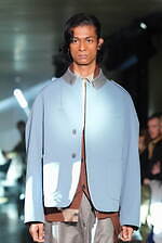 カラー 2025年秋冬コレクション - “層と質感の交響”デザイナー・阿部潤一によるラストシーズン｜写真17