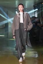 カラー 2025年秋冬コレクション - “層と質感の交響”デザイナー・阿部潤一によるラストシーズン｜写真95