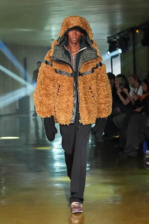 カラー(kolor) 2025-26年秋冬ウィメンズ&メンズコレクション  - 写真2