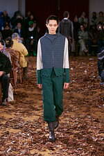 キコ・コスタディノフ 2025年秋冬メンズコレクション - 存在を取り巻くものと有機的な造形｜写真4