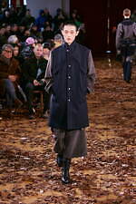 キコ・コスタディノフ 2025年秋冬メンズコレクション - 存在を取り巻くものと有機的な造形｜写真12