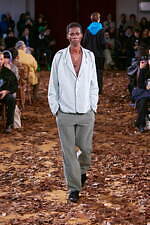 キコ・コスタディノフ 2025年秋冬メンズコレクション - 存在を取り巻くものと有機的な造形｜写真15