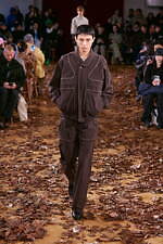 キコ・コスタディノフ 2025年秋冬メンズコレクション - 存在を取り巻くものと有機的な造形｜写真30