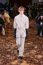 キコ・コスタディノフ 2025年秋冬メンズコレクション - 存在を取り巻くものと有機的な造形｜写真31