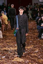 キコ・コスタディノフ 2025年秋冬メンズコレクション - 存在を取り巻くものと有機的な造形｜写真36