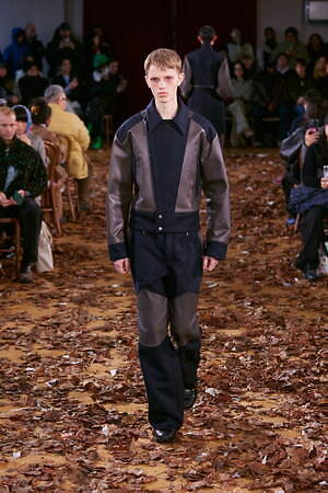 キコ・コスタディノフ 2025年秋冬メンズコレクション - 存在を取り巻くものと有機的な造形｜写真11