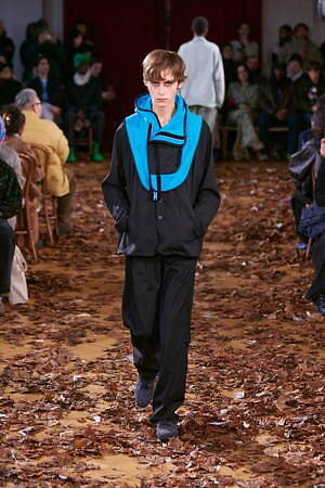 キコ・コスタディノフ 2025年秋冬メンズコレクション - 存在を取り巻くものと有機的な造形｜写真16